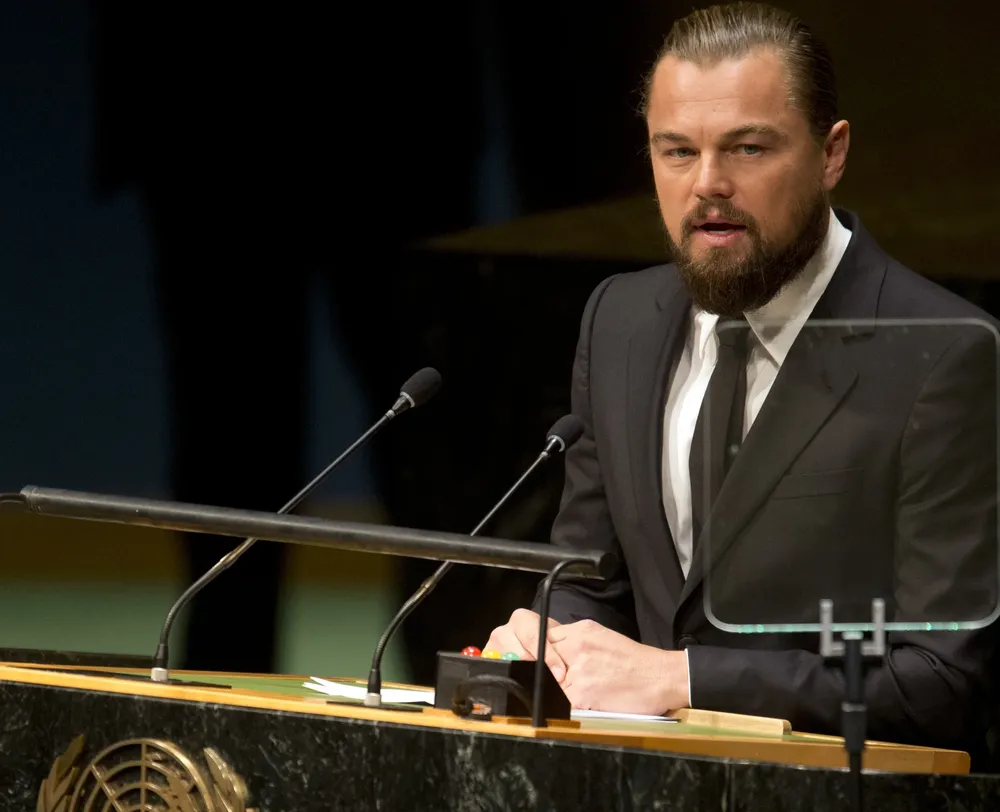 El actor Leonardo DiCaprio dando un discurso en la Cumbre sobre el Clima, en la sede de Naciones Unidas