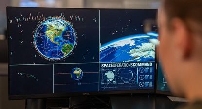 Desde su base en Colorado, la Fuerza Espacial de EE. UU. puede rastrear misiles lanzados desde cualquier parte del mundo.