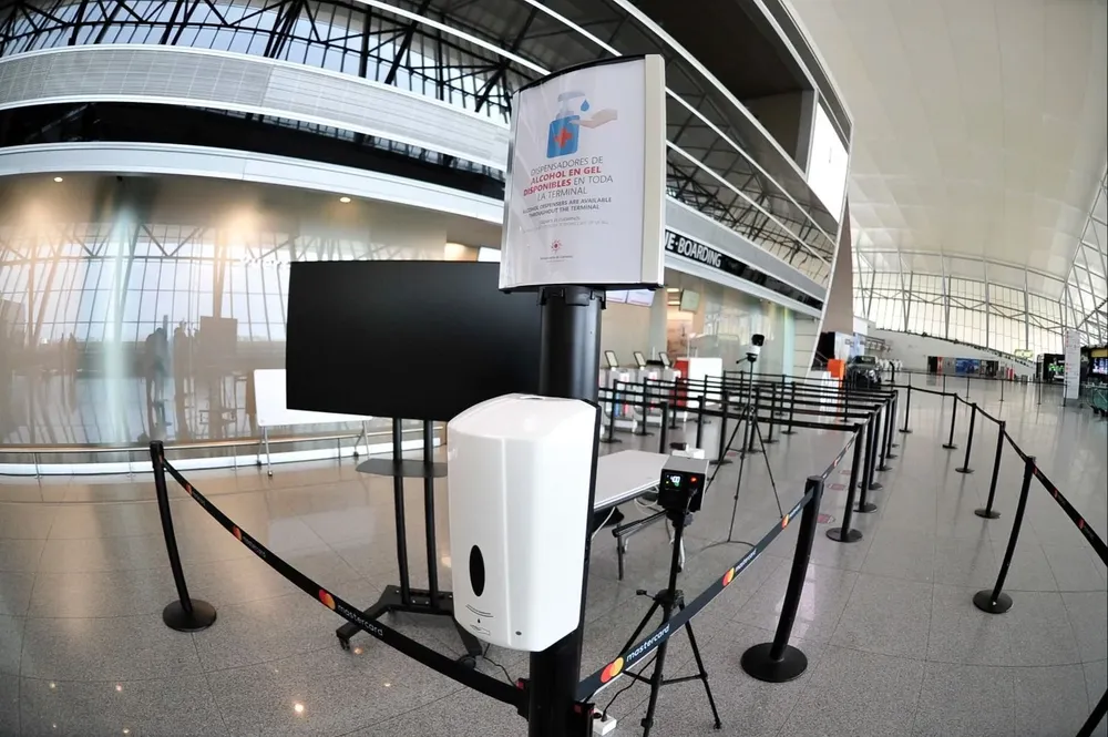 Medidas sanitarias en el Aeropuerto de Carrasco