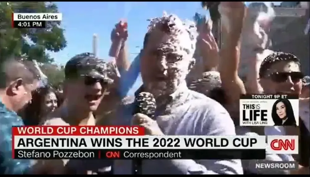 Así terminó un periodista de CNN que cubría los festejos de Argentina campeón del mundo