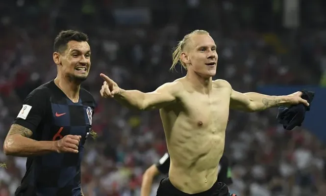 Domagoj Vida celebra su gol ante Rusia