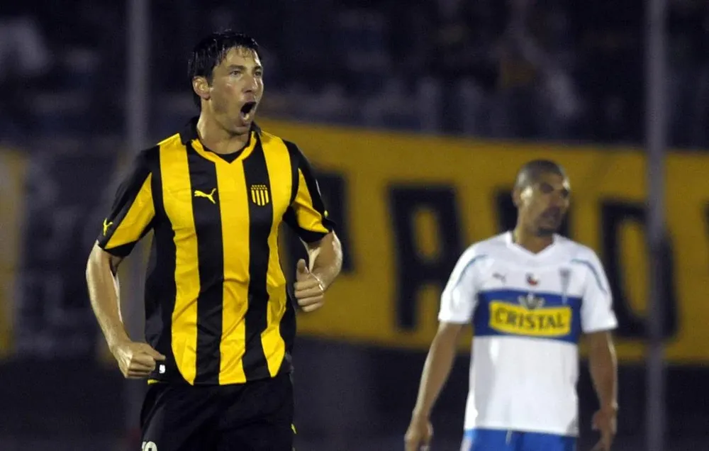 El delantero anotó el primer gol de Peñarol