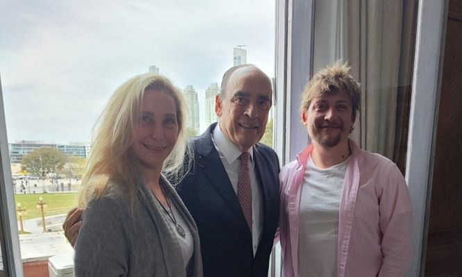 Karina Milei y Santiago Caputo compiten en una carrera hasta el domingo para ver quién acumula más poder