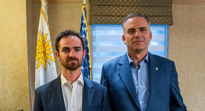 orsi se reunio con el fundador de praxis, la comunidad que busca construir una ciudad en +colonia: ¿quien es dryden brown?