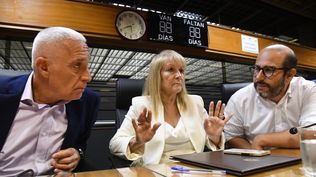Carlos Negro, Carolina Cosse y Sebastián Valdomir en el Parlamento