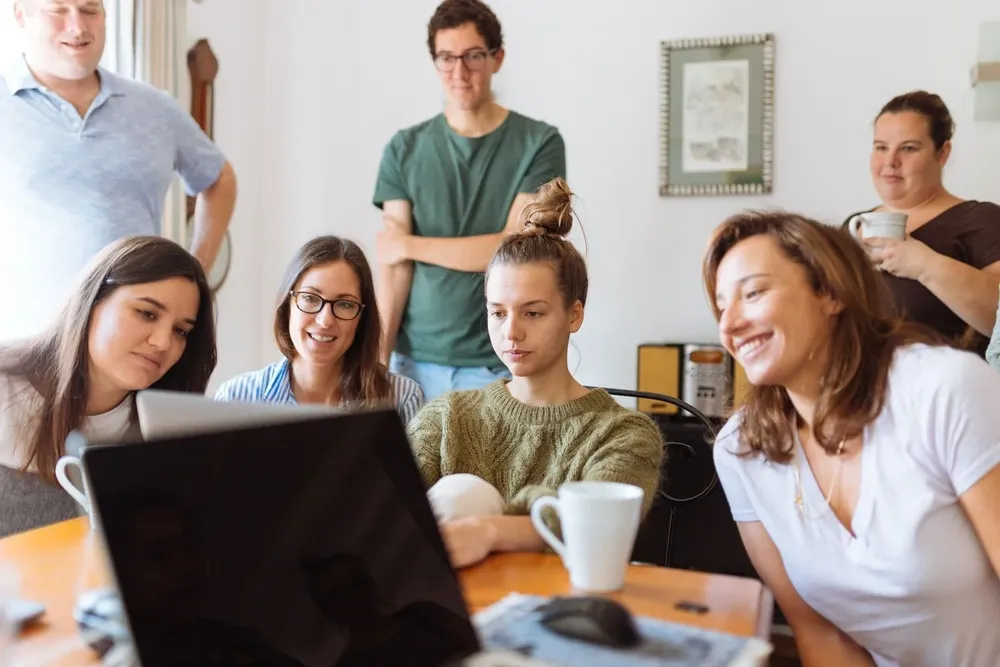 adolescent-connection-discussion-1595391.webp