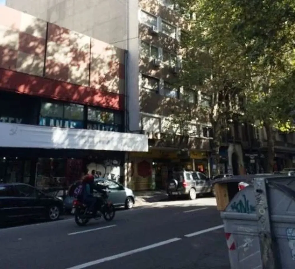 El inmueble está situado a dos cuadras de la Intendencia