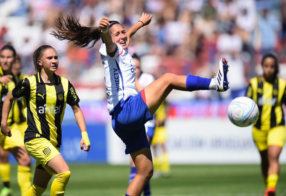 Nacional Peñarol femenino