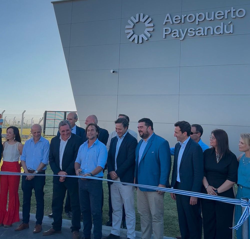 Inauguración del aeropuerto de Paysandú