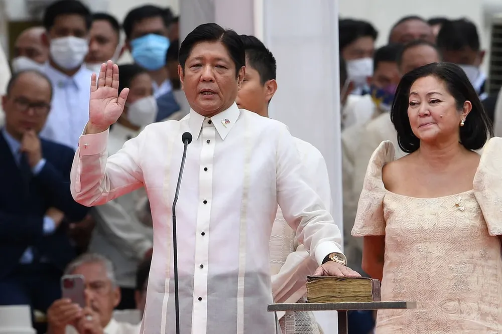 Asumió el nuevo presidente de Filipinas, Ferdinand Marcos Jr.