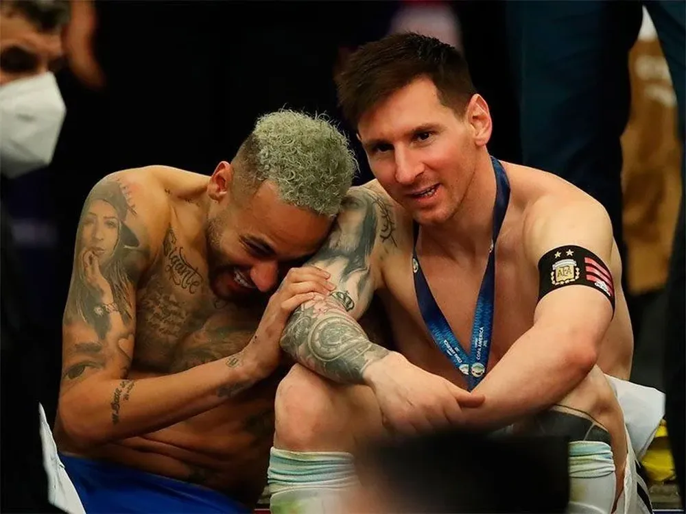 Neymar revela como fue su estadía en el PSG.