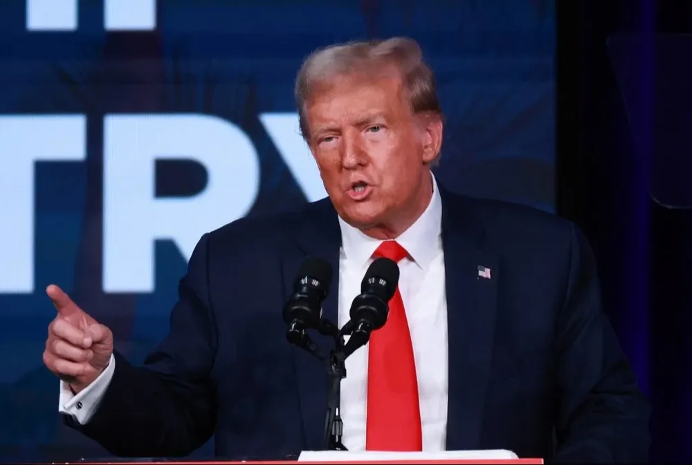 Pese a los juicios abiertos en su contra, la popularidad de Donald Trump entre los republicanos permanece inalterable.