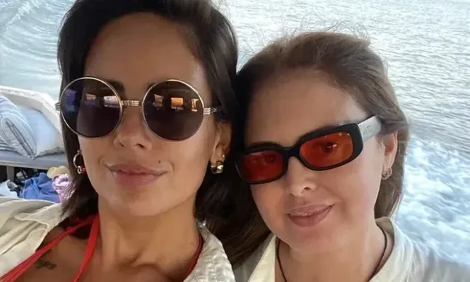 Luna y su amiga Eugenia Orellana