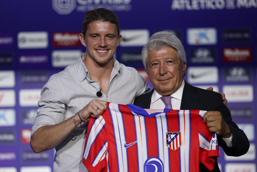 Atlético de Madrid presentó a Conor Gallagher.