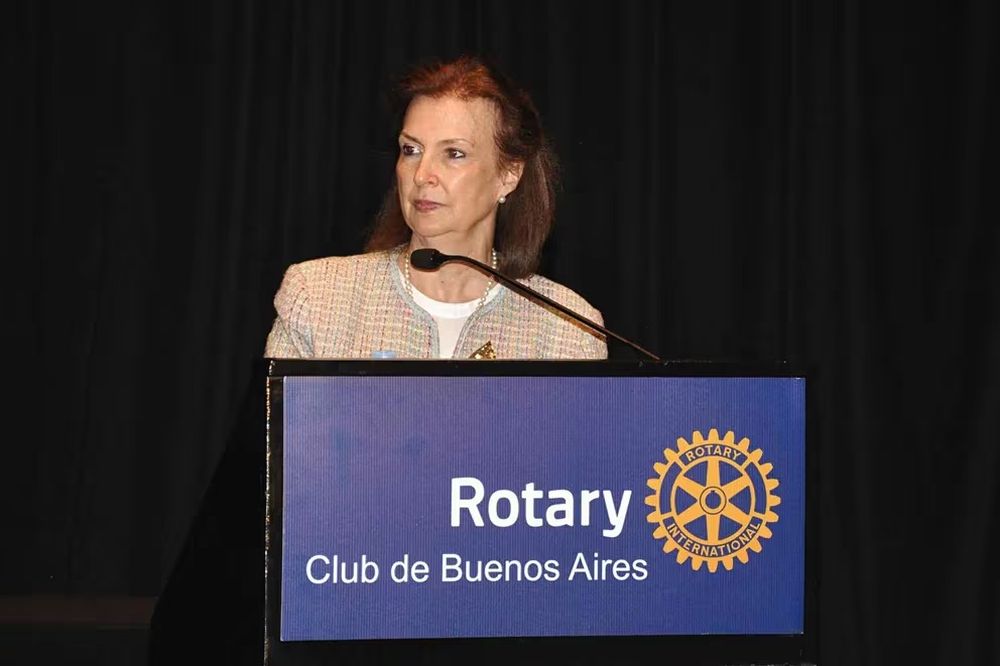 “Lamentablemente es un impuesto muy antipático, porque vos tenés que firmar el cheque para pagarlo, pero todos los otros también los estás pagando”, abundó la ministra Mondino.