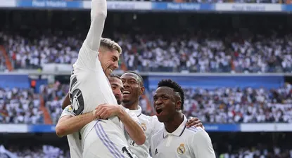 Valverde celebra con Benzema, Alaba y Vinícius Jr. su gol ante Barcelona