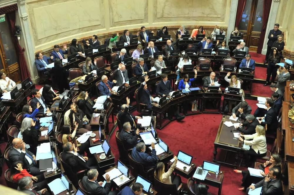 Aumentan loas dietas de los senadores.&nbsp;