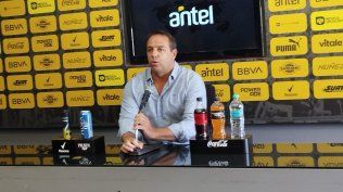 El presidente de Peñarol, Ignacio Ruglio, habló este jueves 8 de enero en Los Aromos por primera vez después de 45 días y luego de las finales que Nacional le ganó a Peñarol en la Liga AUF Uruguaya 2025