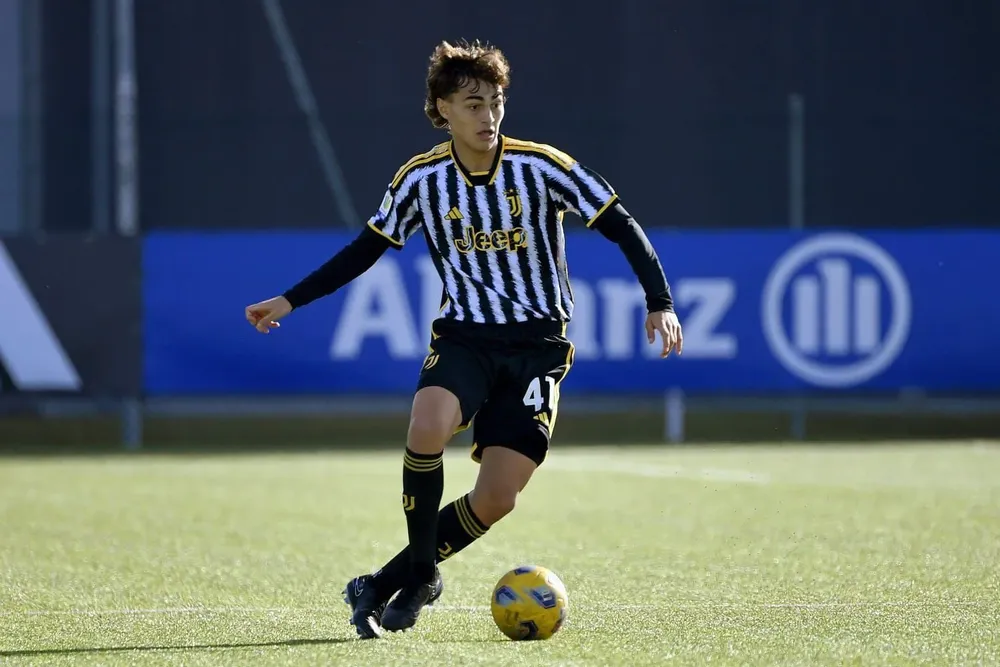 Alfonso Montero jugó su primer partido en la Primavera de Juventus dirigido por su padre Paolo