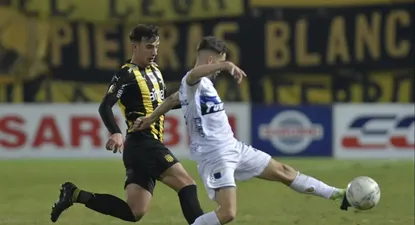 Pablo López en su debut con Liverpool