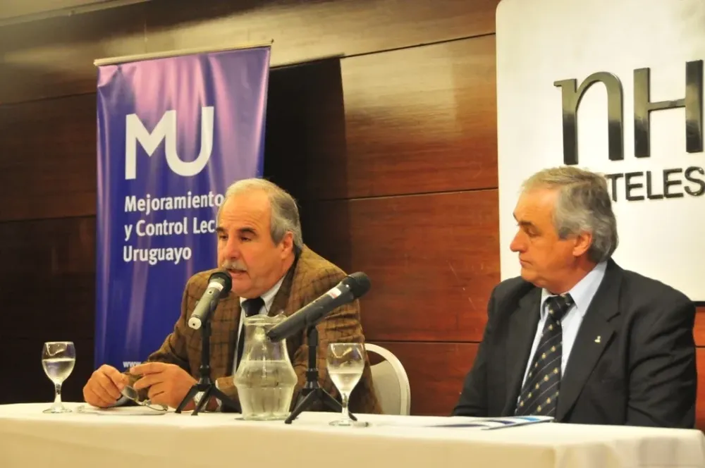 Ruben Echeverría y Juan Ignacio Mangado en el lanzamiento de Mejoramiento Lechero Uruguayo