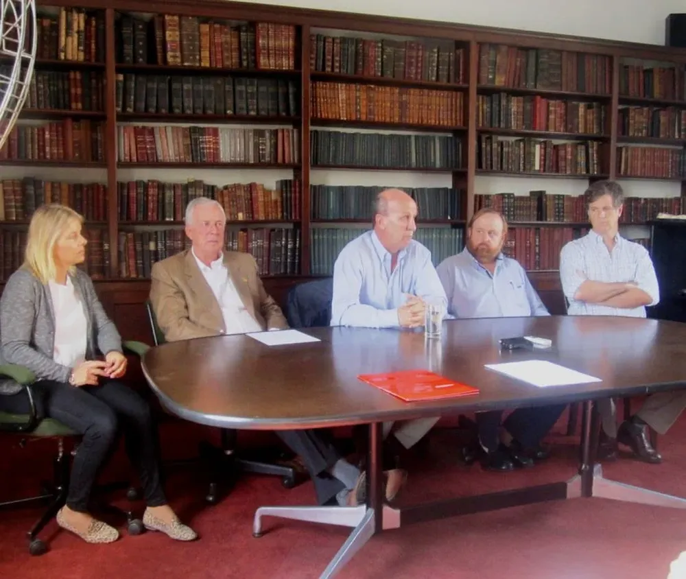 La directiva de Merino Dohne, (de izq a der) Daniela Riva, Roberto Cardellino, Gabriel Capurro, Javier Filliat y Rafaek Steverlynck