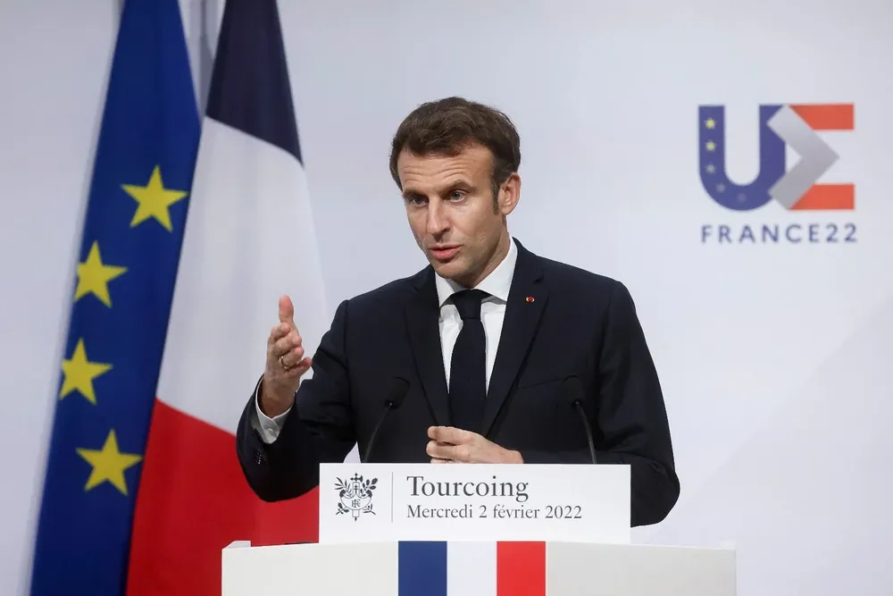 la estrategia del gobierno de Macron se centró en llamar a particulares y empresas a la sobriedad energética con el objetivo de reducir un 10% el consumo en dos años respecto a 2019