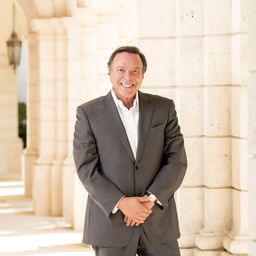 Miguel Mike Fernández, filántropo de Miami.