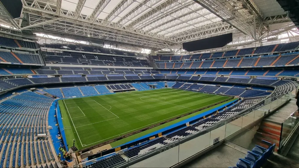 Goteras en el Bernabéu.