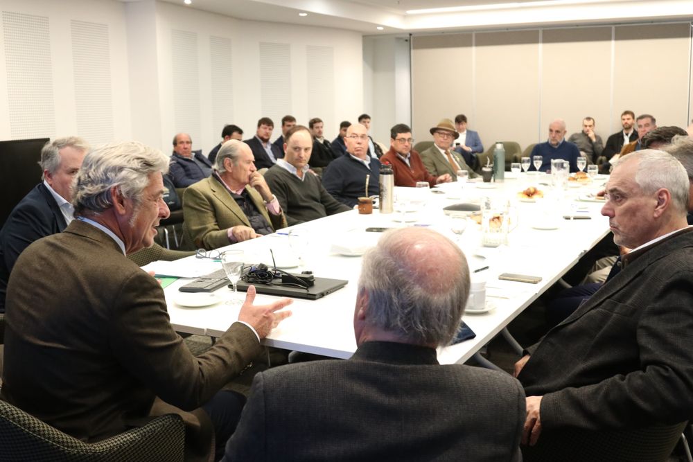 Productores de la FARM reunidos en Argentina.