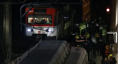 Operarios de Cercanías durante uno de los descarrilamientos