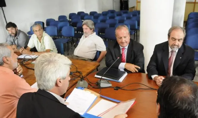 Primera reunión tripartita entre gobierno, empleadores y trabajadores en el Mtss