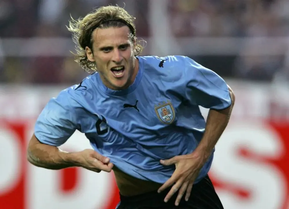 Batió una marca del año 30 al ser el máximo goleador de la celeste