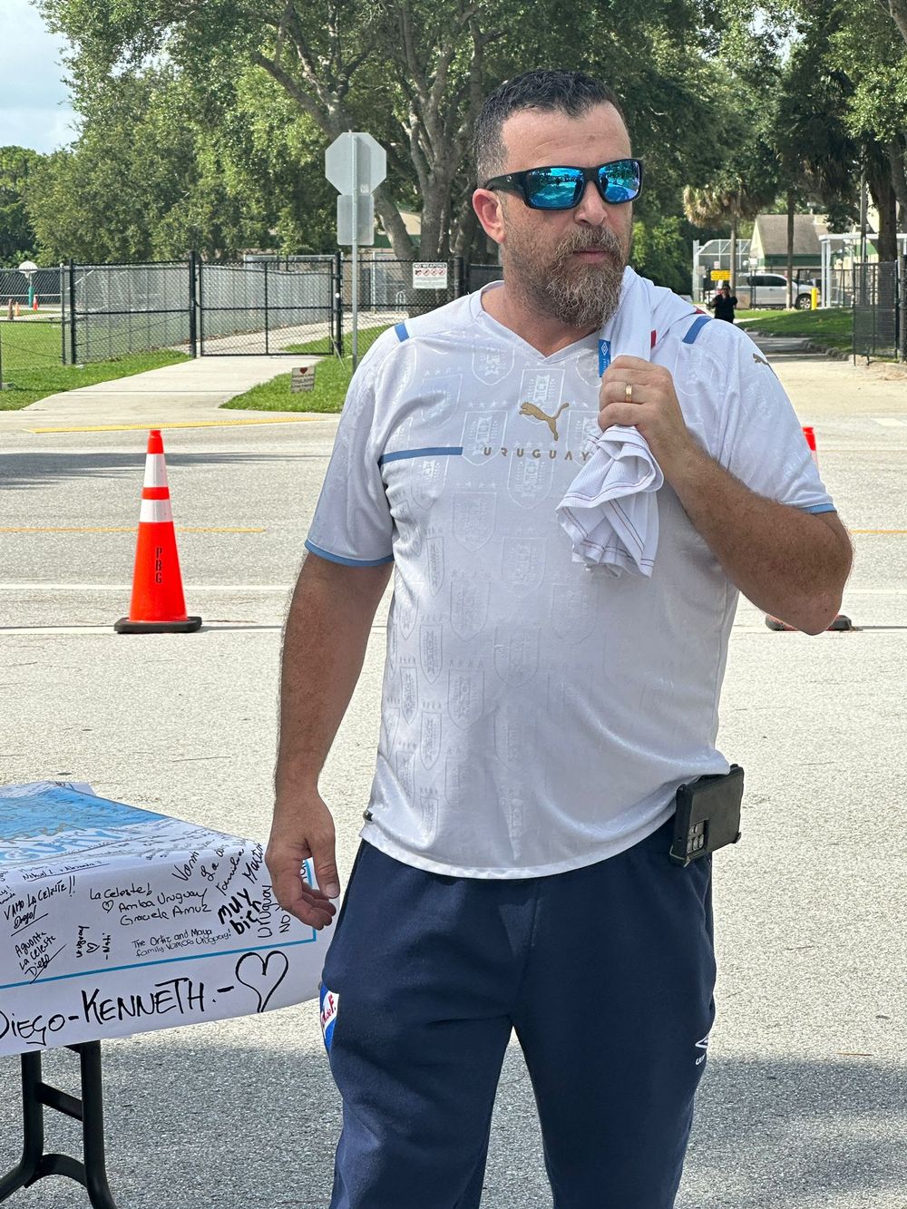 Nicolás De María, hincha uruguayo y de Luis Suárez