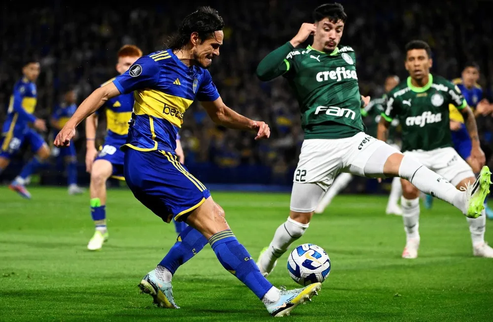 Edinson Cavani y Joaquín Piquerez durante el partido de este jueves