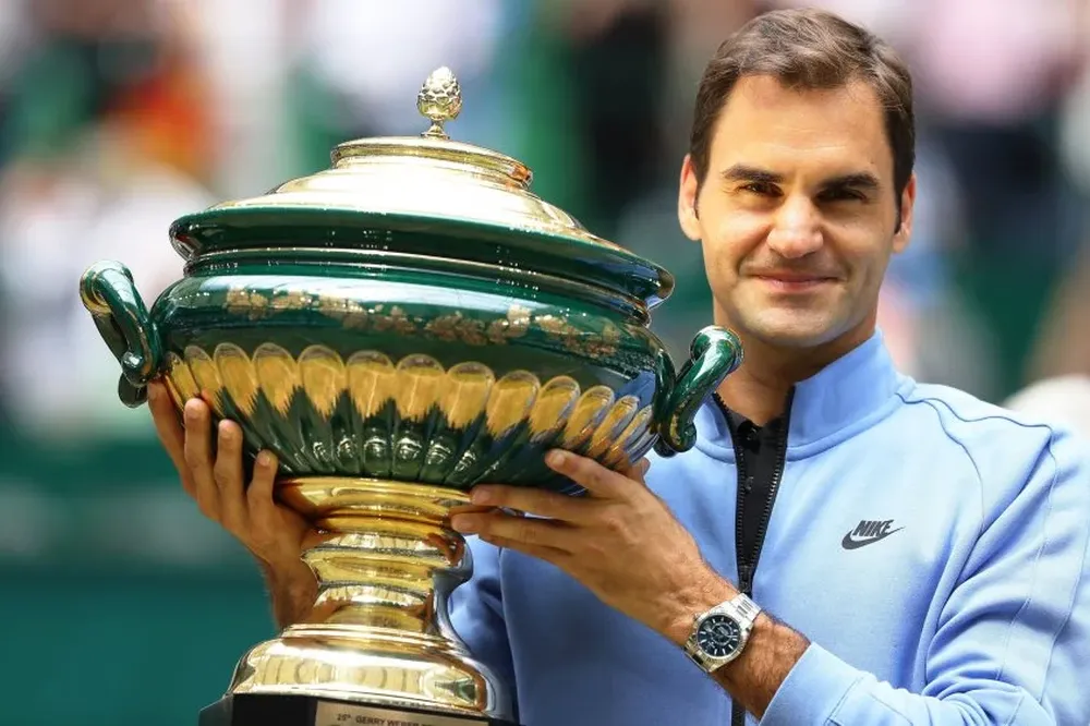 Federer levantó una nueva copa en Halle