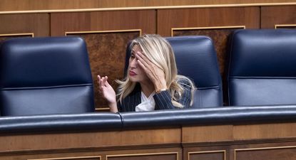 La vicepresidenta segunda y ministra de Trabajo, Yolanda Díaz, durante una sesión plenaria, en el Congreso de los Diputados.