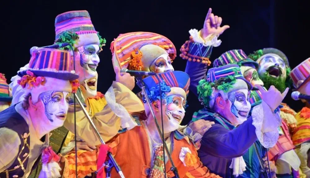 Integrantes de la murga A Contramano