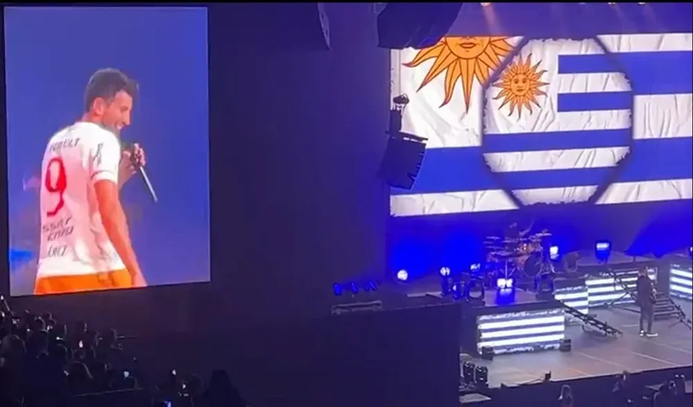 Sebastián Yatra con la 9 de Suárez