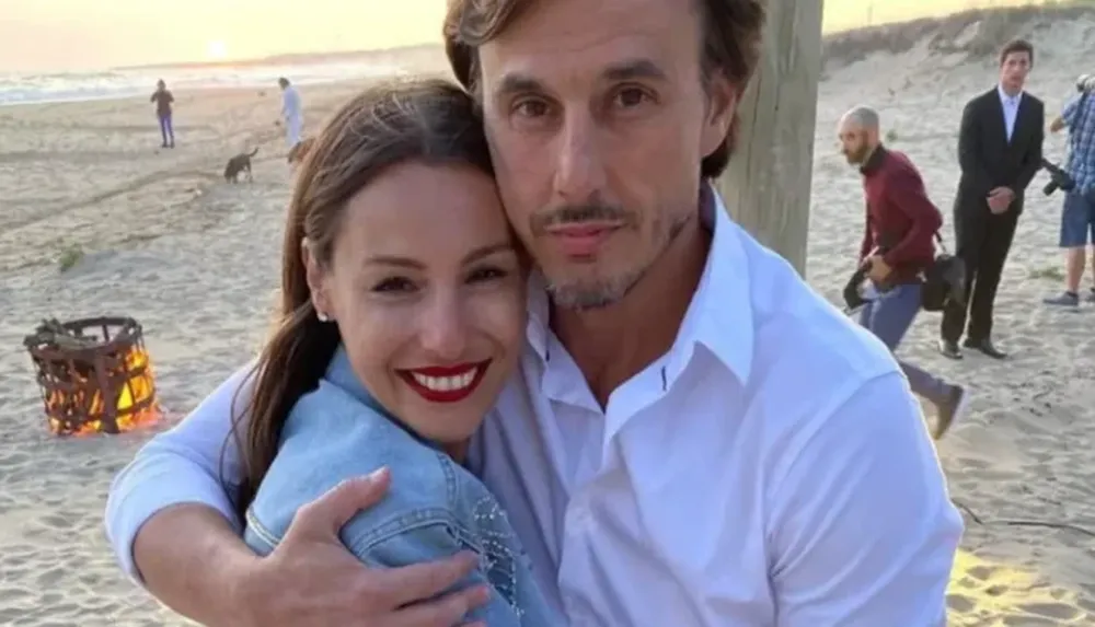 Pampita y su esposa García Moritán