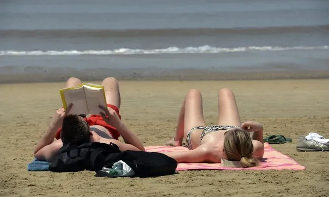 Meteorólogo anuncia un sábado de playa en la capital del país