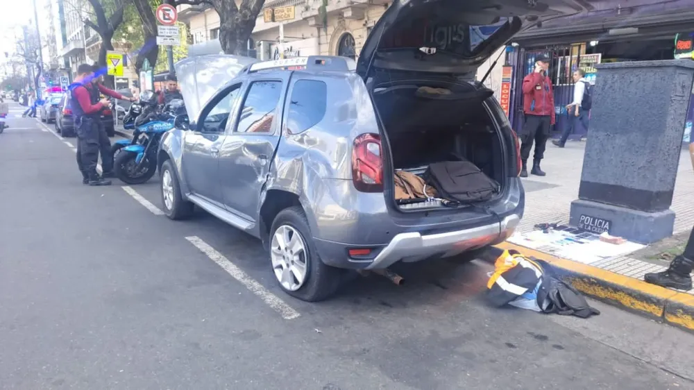 La camioneta en la que intentaron escapar los delincuentes