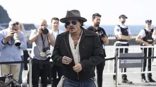 Johnny Depp posa tras presentar su película Modi, three days on the wing of madness en la 72 edición del Festival de Cine de San Sebastián. EFE