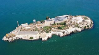 La cárcel está en una isla cerca del puente Golden Gate de San Francisco.