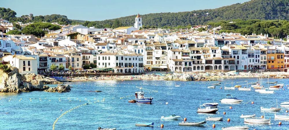 En Palafrugell, (Girona - Costa Brava) ofrecen casa gratis y empleo fijo.