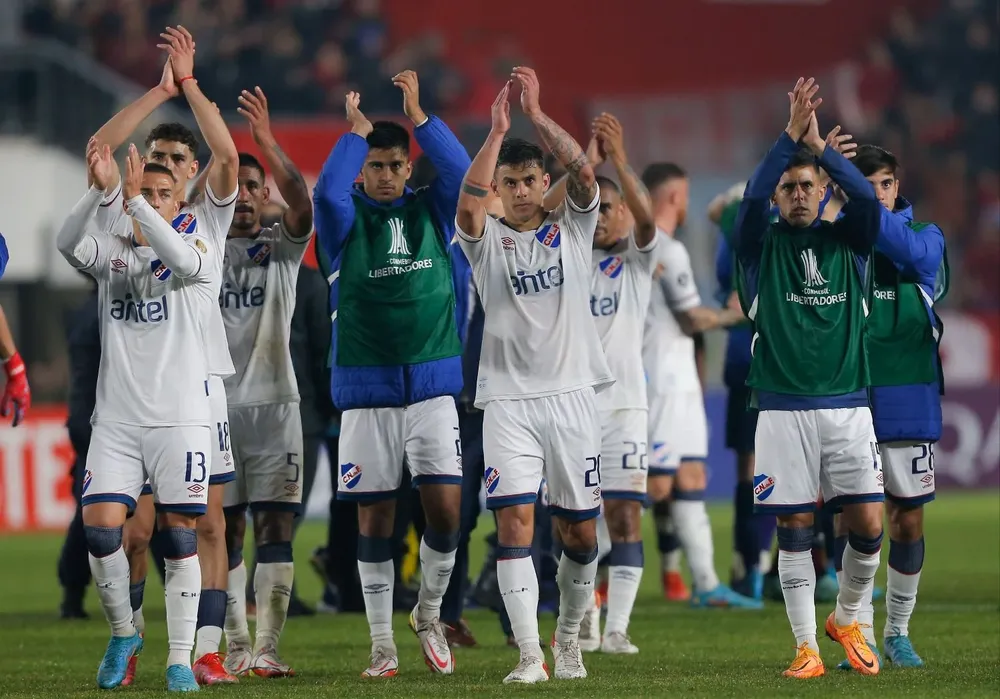 Jugadores de Nacional en La Plata