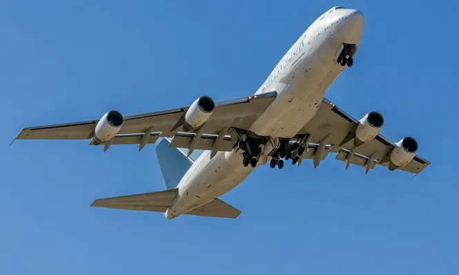 Los aviones en el Aeropuerto de Carrasco funcionan hoy con las mismas frecuencias que otros días