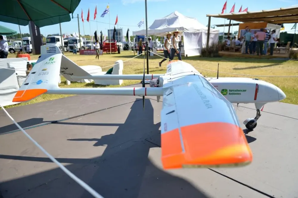 Los drones son utilizados para volar sobre los cultivos; en este caso, este drone fue adquirido por ADP en la Expoactiva