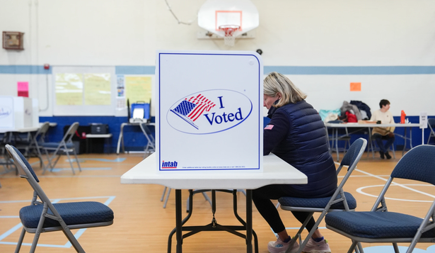 Guerra de mapas electorales: demócratas ganan votación en Virginia que pone en jaque mayoría de Trump en el Congreso