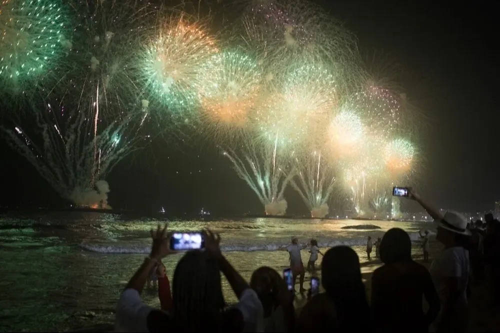 Los fuegos artificiales previstos para recibir 2024 durarán, este domingo, 12 minutos.